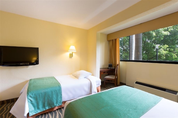 BEST WESTERN IRAZU HOTEL AND STUDIOS